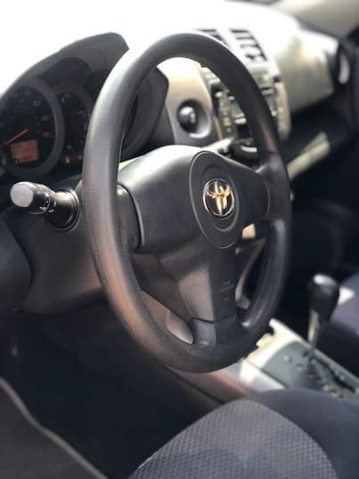A picture of An Extremely Clean Toyota Rav4 2007 Model With Original Custom