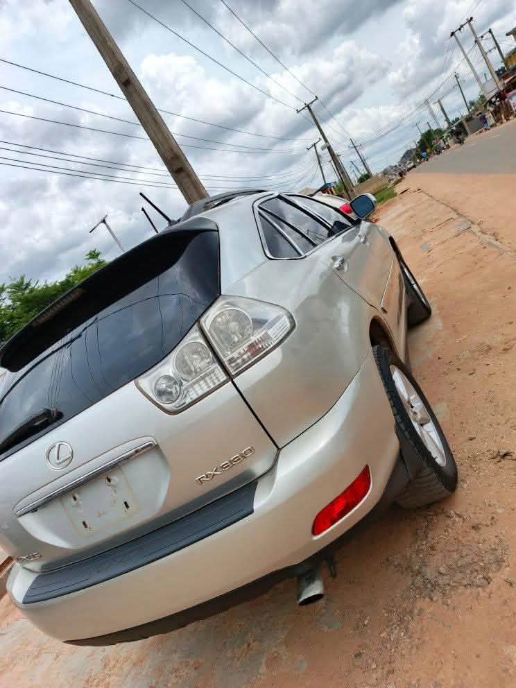 A picture of Rx330 Lexus