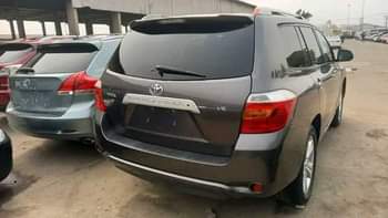 A picture of TOKUNBO TOYOTA HIGHLANDER YEAR MODEL 2010 TRANSMISSION Automatic CONDITION Buy
