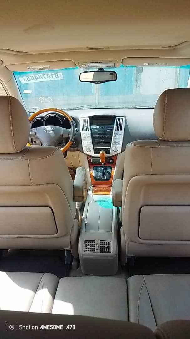 A picture of 2005 Lexus rx