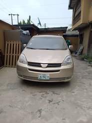 A picture of 2005 sienna for sale Nothing to fix A C very