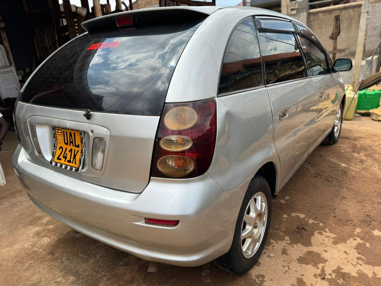 A picture of 1999 Toyota 1999