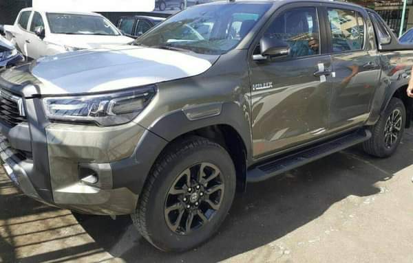 used toyota hilux