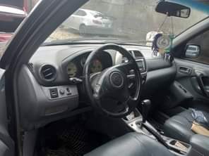 A picture of 2005 RAV4 Good Engine n Gear Beautiful Interior AC Works