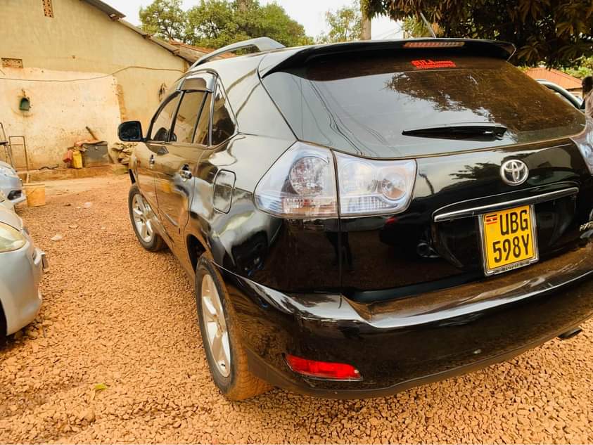 A picture of Toyota Harrier