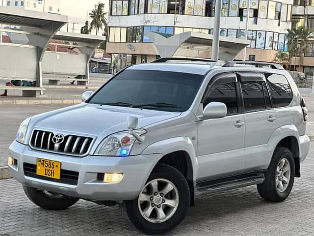 A picture of WhatsApp call 2557 6248 3424 2010 LAND CRUISER PRADO TX