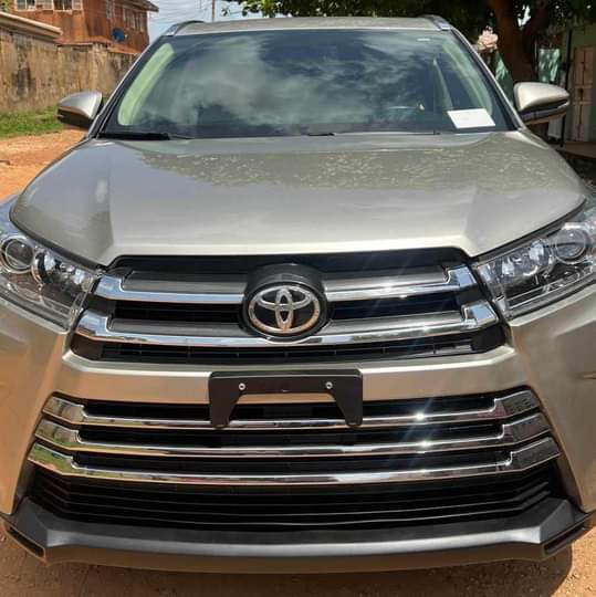 A picture of TOYOTA HIGHLANDER 2016 MODEL