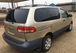 A picture of Danny Yung smart Autos Neat First Body Toyota sienna 02