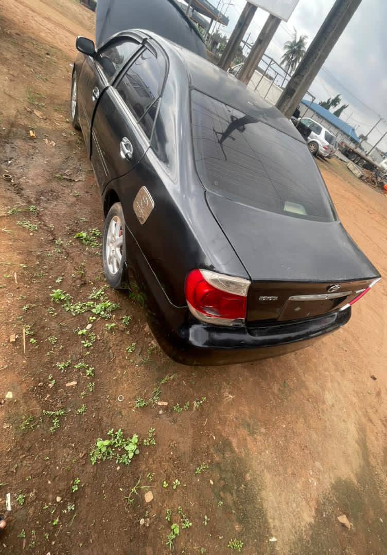A picture of 2004 Toyota Camry