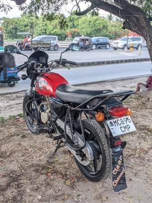 A picture of Boxer X 125