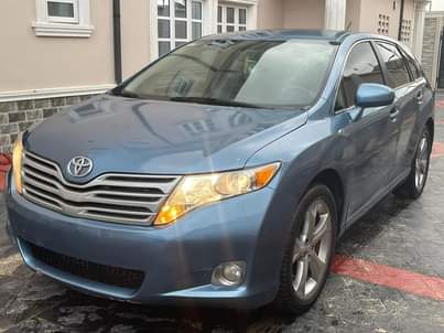 A picture of Few months used 2010 Toyota venza fullest option thumbstart power