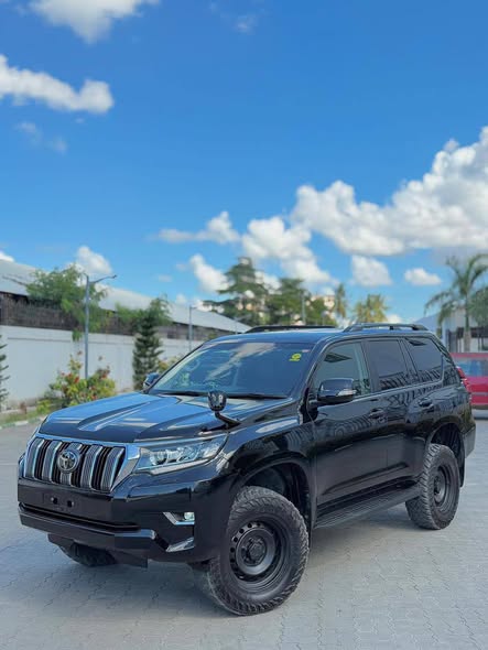 A picture of TOYOTA PRADO TX J150