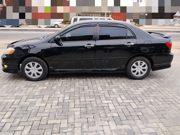 A picture of Sharp Belgium standard Toyota Corolla Year 2004 model Price 5