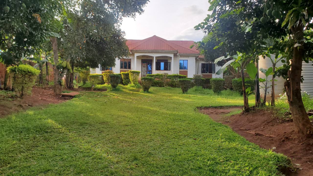 houses munyonyo