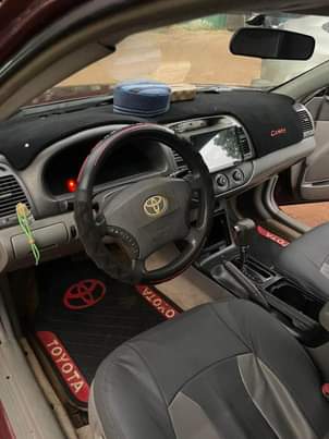 A picture of Toyota Camry 05