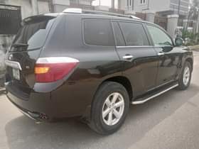 A picture of Sharp 2010 toyota Highlander First body Belgium grade Ac chills