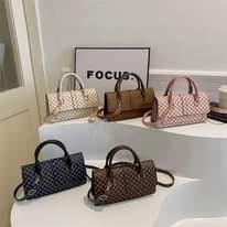 A picture of Ladies handbags
