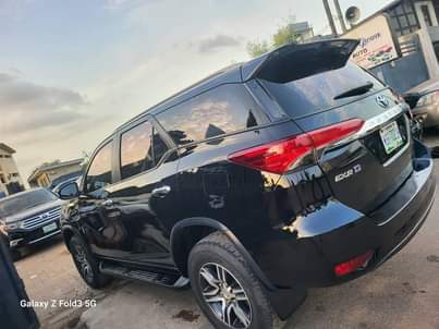 A picture of Toyota Fortuner 2017
