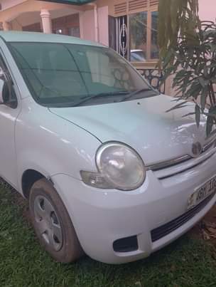 A picture of Sienta for sale UBM