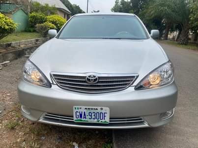 A picture of 2004 TOYOTA CAMRY XLE