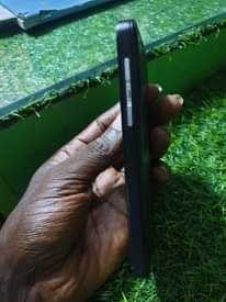 A picture of Blackberry Z10 16gb 2gb ram just 35k