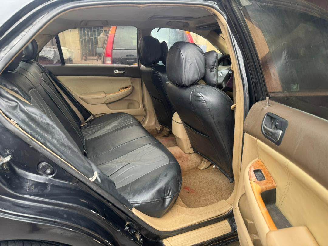 A picture of Honda Accord 2004
