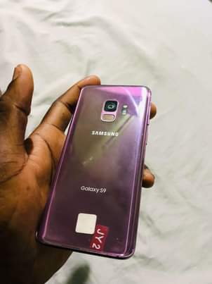 A picture of Samsung S9 Galaxy Tsh. 210 000 Call 0627428481