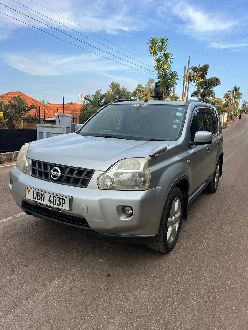 A picture of Nissan X trail 23 5m in very good condition money