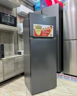A picture of 200 000 kwa leo tu Offer OK fridge 200 000