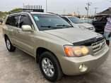 A picture of Neatly used Toyota Highlander 2004model Accident free AC cooling Good