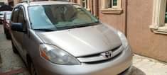 A picture of Toyota sienna 2007 model tokubo from USA Lagos cleared price