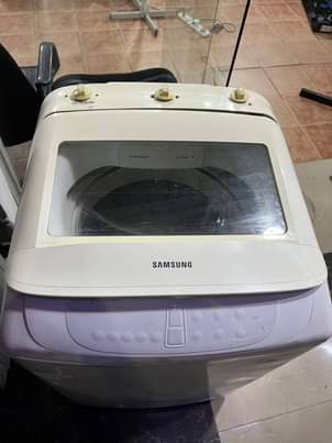 A picture of SAMSUNG Washing mashine kg 13 Inafua na kukausha Bei 400000