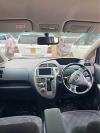 A picture of TOYOTA RACTIS Black interior Fuel saving Buy and Drive 23.5
