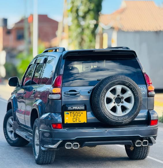 A picture of TOYOTA LANDCRUISER PRADO