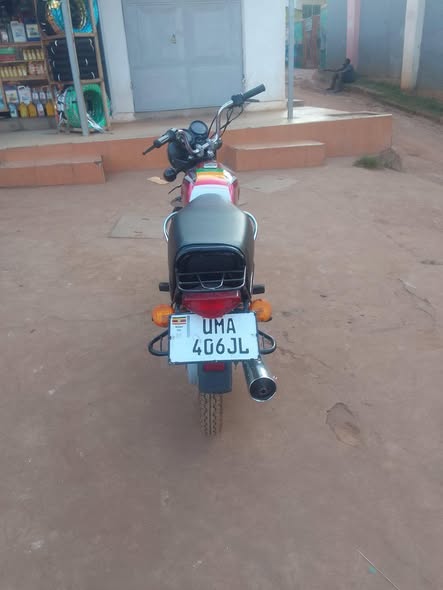 A picture of A bajaj boxer