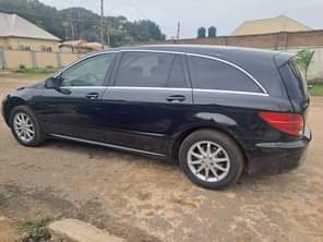 A picture of Distress Distress Clean 2006 R350 Mercedes Benz Everything perfectly Untempered