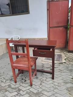 A picture of Kiti na meza