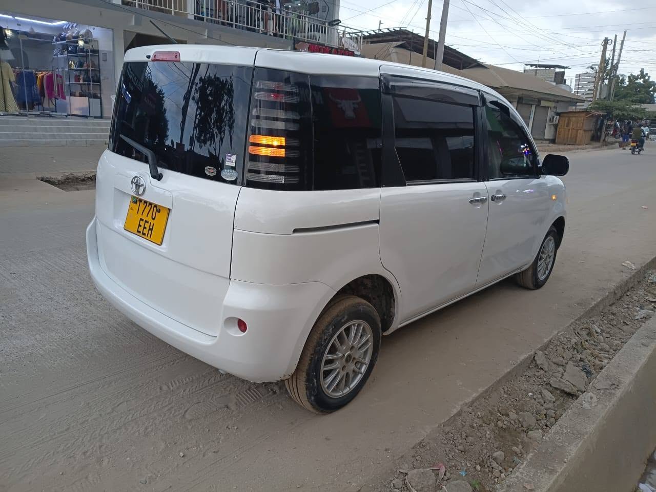 A picture of TOYOTA SIENTA0767058883