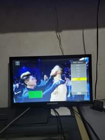 A picture of 17 inches free to air tv