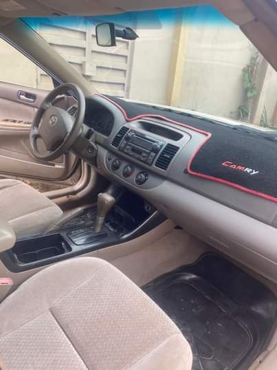 A picture of Toyota Camry 04