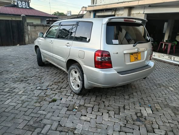 A picture of TOYOTA KLUGER0767058883