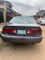 A picture of Neatly Used Toyota Camry Droplight