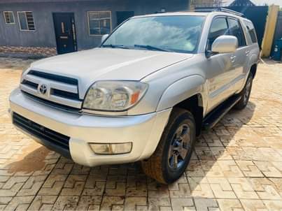 A picture of Toyota 4Runner 2004 08025508383