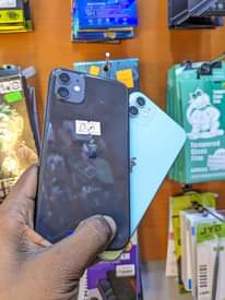 A picture of IPHONE 11 64 BH DM 650K
