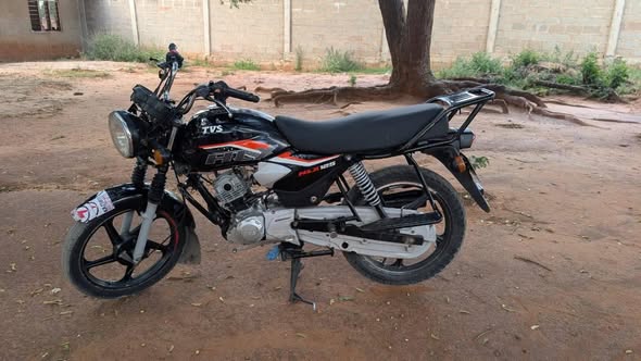 A picture of Tvs HLX cc125 new model gia5 inauzwa mbagala zakhem
