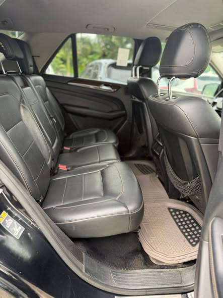 A picture of Mercedes benz ml350 2012