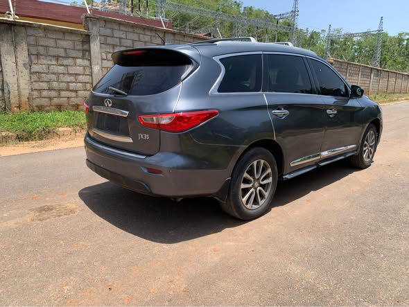 A picture of 2013 Infinity Jx35 with engine and gear untampered 08130441345