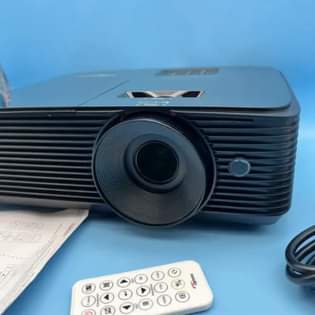 A picture of PROJECTOR YA KIBABE INAWEZA KUONYESHA MPAKA MCHANA KWENYE JUA KALI