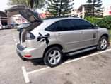 A picture of 2004 05 Lexus rx330 tok fullest option available for 6