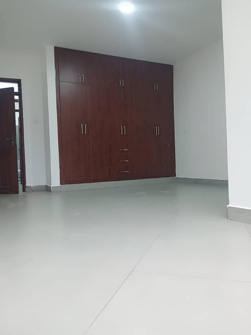 A picture of KIRA 2BEDROOMS AND 2BATHROOMS 800K 800000